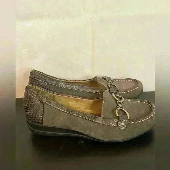 Natural Soul Shoes Womens 8M Wendi Loafers Slip On Flats Beige Leather Casual - Picture 5 of 9